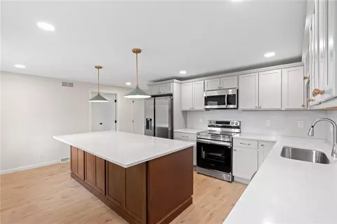 Kitchen - 4855 Arrowhead Dr, Kettering, OH 45440 photo 3 of 5