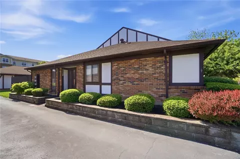 5520 Cobblegate Dr #C, Dayton, OH 45449