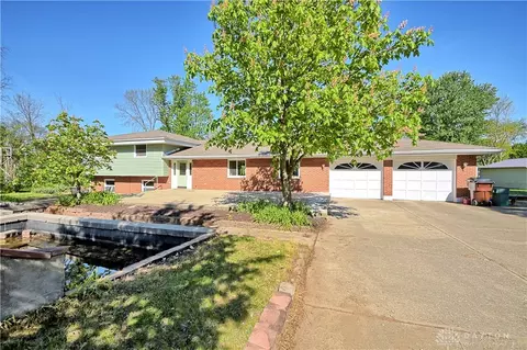 122 Cherry Hill Dr, Dayton, OH 45440