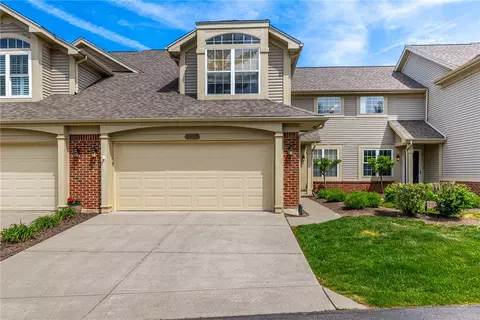 3913 E Summit Ridge Dr, Beavercreek, OH 45430