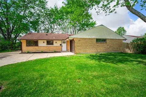 6119 Rosebury Dr, Huber Heights, OH 45424