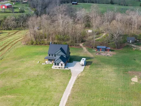 2425 Middleboro Rd, Clarksville, OH 45113