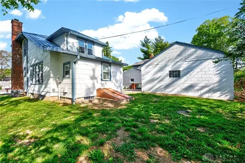 Exterior - 2930 Robin Rd, Kettering, OH 45409 photo 5 of 11