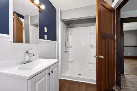 Bath - 2930 Robin Rd, Kettering, OH 45409 photo 2 of 3