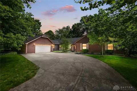 1706 Edith Marie Dr, Dayton, OH 45431