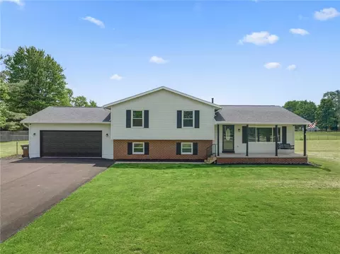 1353 Foust Rd, Xenia, OH 45385