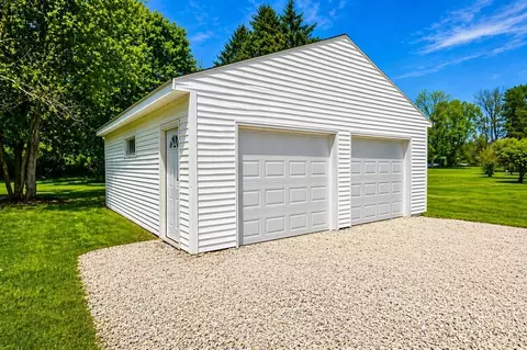 Exterior - 2761 Middle Urbana Rd, Springfield, OH 45503 photo 5 of 7