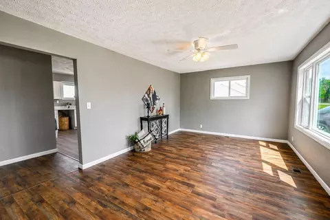 Living - 2761 Middle Urbana Rd, Springfield, OH 45503 photo 2 of 3