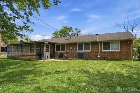 6629 Hubbard Dr, Huber Heights, OH 45424