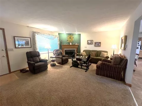 3290 Springcrest Dr, Hamilton, OH 45011 photo 4