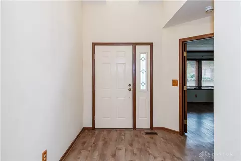 Entry Way - 587 Cottingwood Ct, Kettering, OH 45429 photo 1 of 1