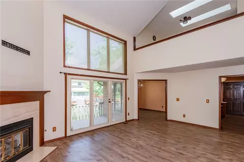 Living - 587 Cottingwood Ct, Kettering, OH 45429 photo 3 of 7