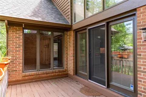 Exterior - 587 Cottingwood Ct, Kettering, OH 45429 photo 6 of 8