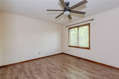 Bedroom - 587 Cottingwood Ct, Kettering, OH 45429 photo 2 of 3