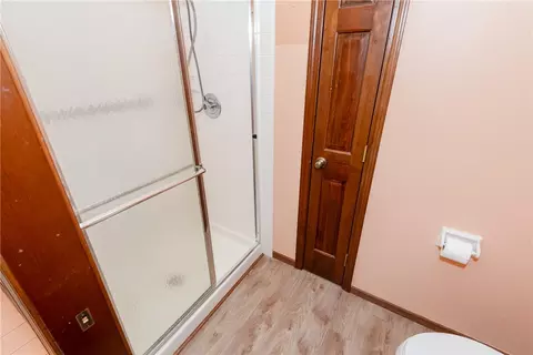 Bath - 587 Cottingwood Ct, Kettering, OH 45429 photo 3 of 7