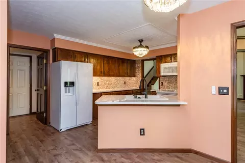 Kitchen - 587 Cottingwood Ct, Kettering, OH 45429 photo 1 of 3
