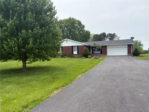 665 W Krepps Rd, Xenia, OH 45385