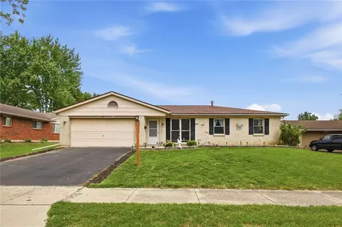 4799 Scothills Dr, Englewood, OH 45322