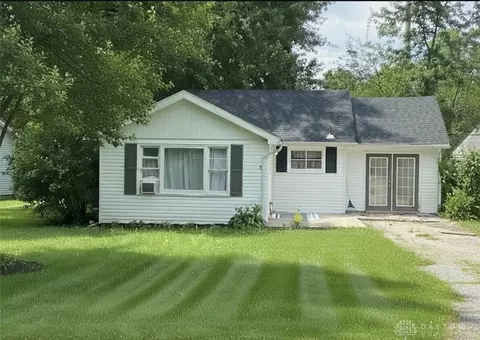 6967 Sennett, Dayton, OH 45414