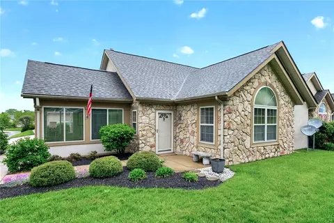 450 Birkdale Village Dr, Washington Township, OH 45458