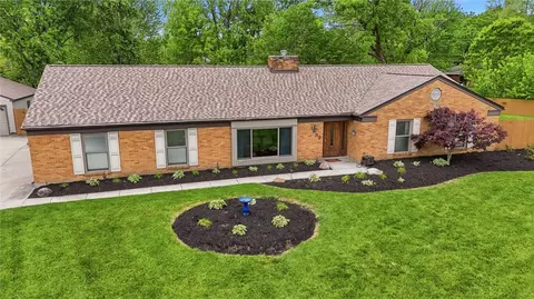 1832 Burgundy Ln, Washington Township, OH 45459