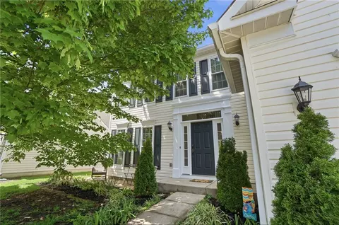 Exterior - 504 Dakota Run, Maineville, OH 45039 photo 4 of 13