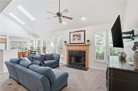 Living - 504 Dakota Run, Maineville, OH 45039 photo 4 of 5