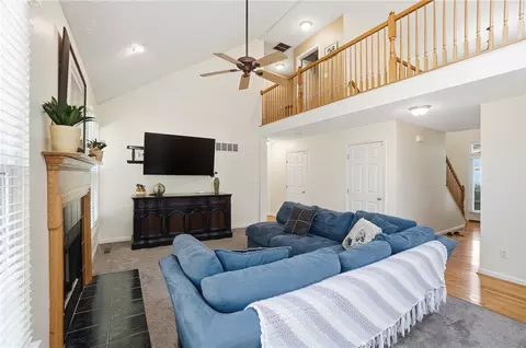 Living - 504 Dakota Run, Maineville, OH 45039 photo 3 of 5