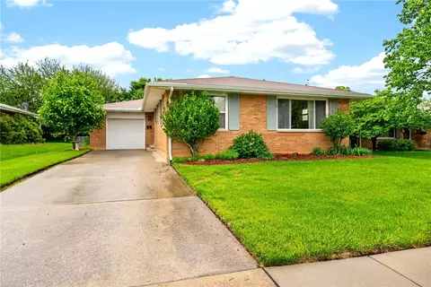 2813 Mohican Ave, Kettering, OH 45429