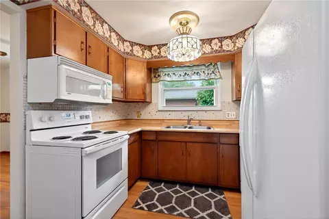 Kitchen - 2813 Mohican Ave, Kettering, OH 45429 photo 2 of 4