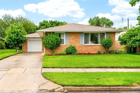 Exterior - 2813 Mohican Ave, Kettering, OH 45429 photo 2 of 8