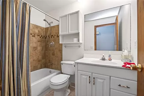 Bath - 2813 Mohican Ave, Kettering, OH 45429 photo 1 of 3