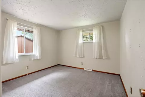 Bedroom - 2813 Mohican Ave, Kettering, OH 45429 photo 5 of 13