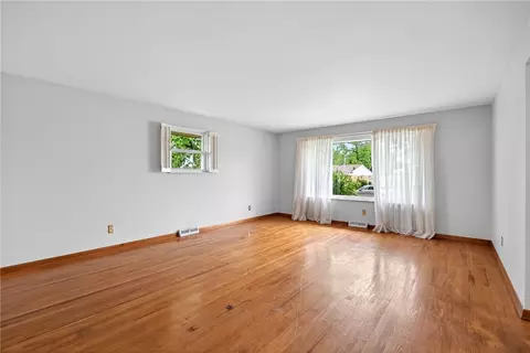 Living - 2813 Mohican Ave, Kettering, OH 45429 photo 3 of 3
