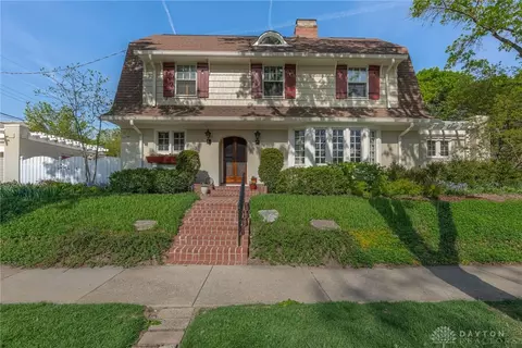 158 E Dixon Ave, Oakwood, OH 45419
