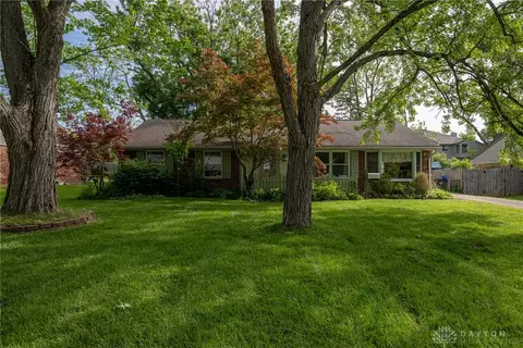 4454 Hillcrest Dr, Bellbrook, OH 45305