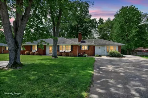 1073 Tralee Trl, Beavercreek, OH 45430