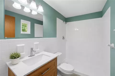 Bath - 4813 Bonnie Rd, Kettering, OH 45440 photo 1 of 2