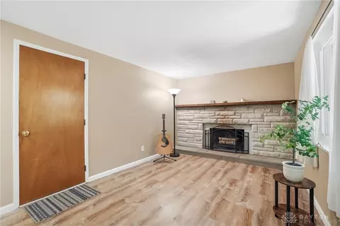 Living - 4813 Bonnie Rd, Kettering, OH 45440 photo 3 of 3