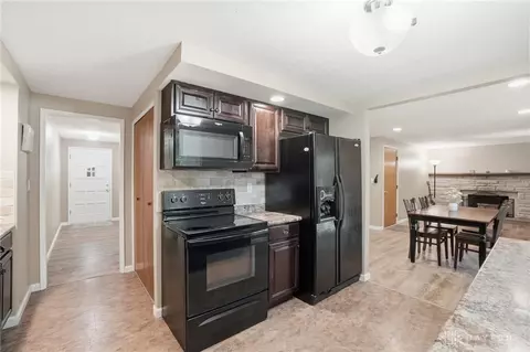 Entry Way - 4813 Bonnie Rd, Kettering, OH 45440 photo 1 of 2