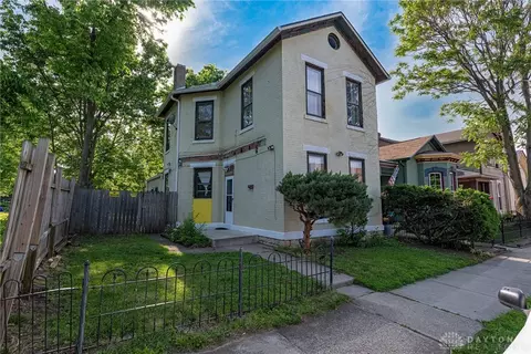 135 S Terry St, Dayton, OH 45403