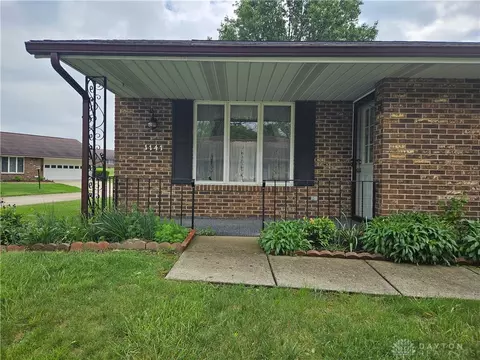1141 W Brixton Dr, Springfield, OH 45503 photo 3