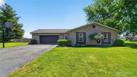 2115 Meadow Ln, Arcanum, OH 45304
