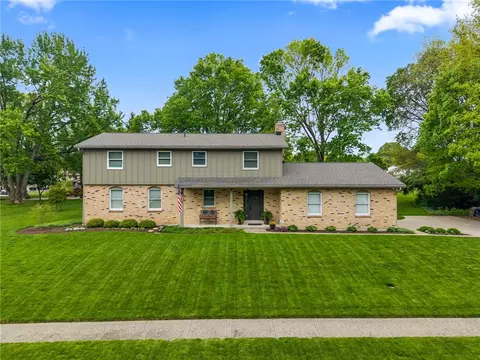 454 Shirley Ann Dr, Centerville, OH 45458