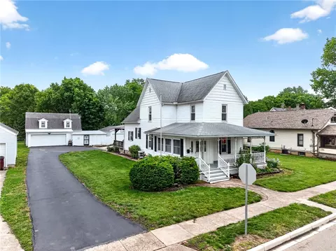 6 Maple St, Franklin, OH 45005