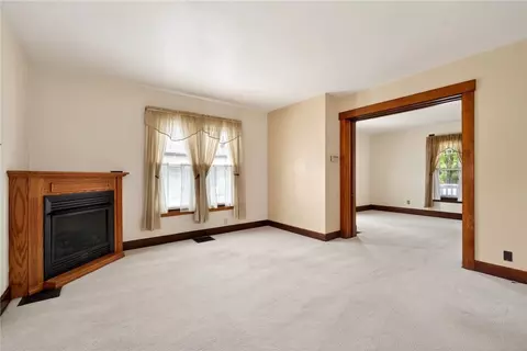 Living - 6 Maple St, Franklin, OH 45005 photo 6 of 8