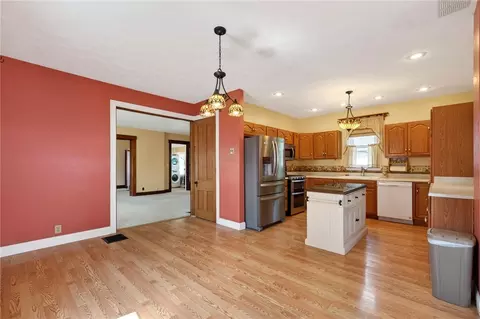 Kitchen - 6 Maple St, Franklin, OH 45005 photo 2 of 8