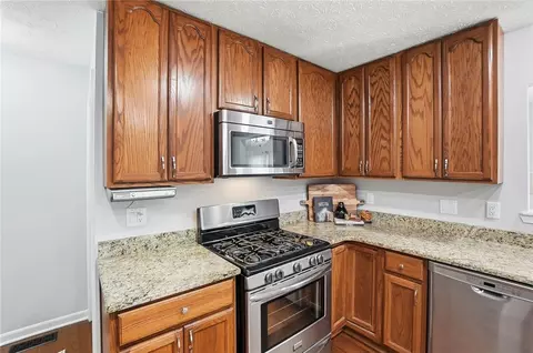 Kitchen - 5 Clevenger Ct, Springboro, OH 45066 photo 4 of 5