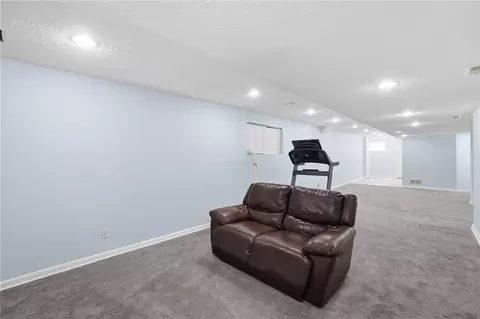 Living - 5 Clevenger Ct, Springboro, OH 45066 photo 2 of 2