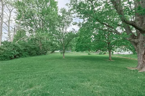 Exterior - 990 Joyce Dr, Batavia, OH 45103 photo 5 of 12